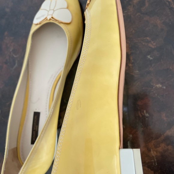 Louis Vuitton butterfly flats - Picture 4 of 8